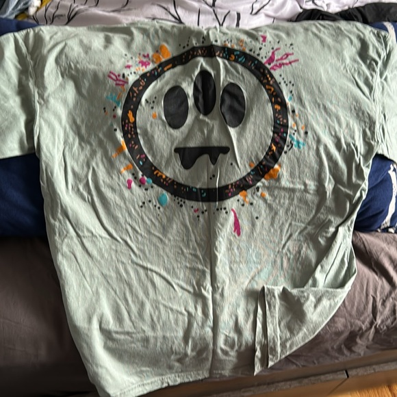 Tshirt - Picture 2 of 2